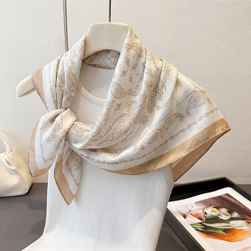 Vintage Beige Paisley Print Sq - огляд і ціна Women'S Accessories For Neck